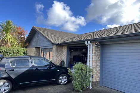 Photo of property in Waimanu Bay Village, 30/1 Piriti Drive, Te Atatu Peninsula, Auckland, 0610