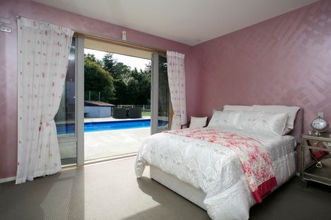 Photo of property in 5 Cameron Drive, Acacia Bay, Taupo, 3385