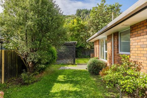 Photo of property in 2 Dalefield Drive, Cashmere, Christchurch, 8022