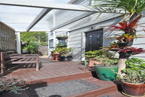 Photo of property in 2/20 Verbena Road, Birkdale, Auckland, 0626