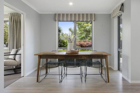 Photo of property in 60 Kayelene Place, Omokoroa, 3114