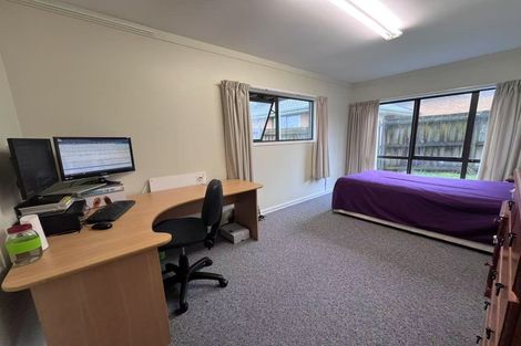 Photo of property in 86 Luckens Road, West Harbour, Auckland, 0618