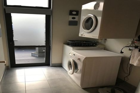 Photo of property in 47 Sunset Road, Totara Vale, Auckland, 0632