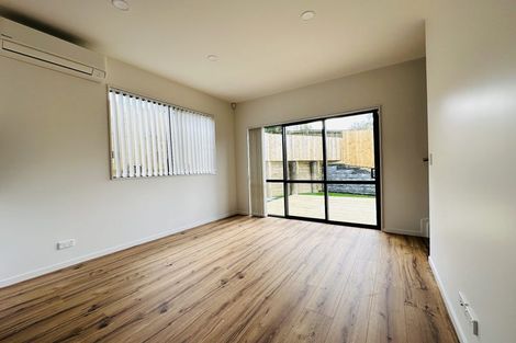 Photo of property in 23c Crystal Avenue, Glendene, Auckland, 0602