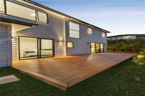 Photo of property in 1 Tirohanga Crescent, Stanmore Bay, Whangaparaoa, 0932