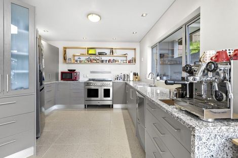 Photo of property in 31 Highbury Crescent, Highbury, Wellington, 6012