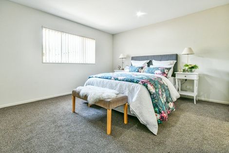 Photo of property in 13 Pipipi Crescent, Takanini, 2112