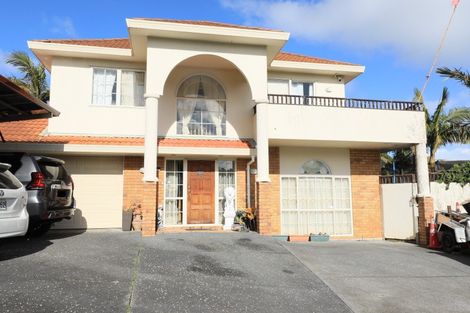 Photo of property in 12 De Havilland Drive, Goodwood Heights, Auckland, 2105