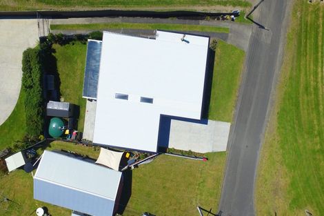 Photo of property in 2 Carter Crescent, Foxton Beach, Foxton, 4815