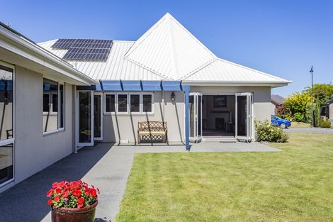 Photo of property in 32 Ashview Place, Rangiora, 7400