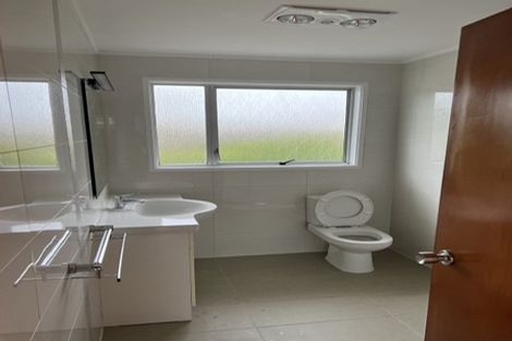 Photo of property in 17 Salamanca Road, Sunnynook, Auckland, 0620