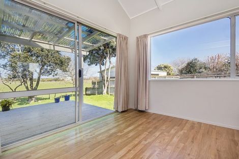Photo of property in 2/10 Kiekie Road, Mangere Bridge, Auckland, 2022