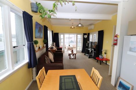 Photo of property in 22 Nelson Street, Foxton Beach, Foxton, 4815