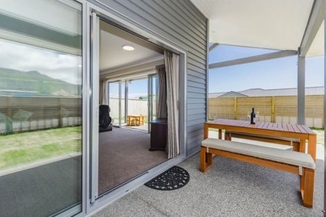 Photo of property in 55 Waipunahau Road, Waikanae, 5036