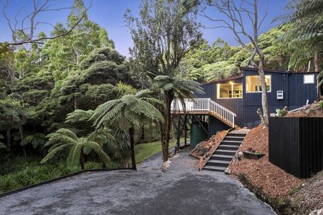 Photo of property in 110 Piha Road, Piha, New Lynn, 0772