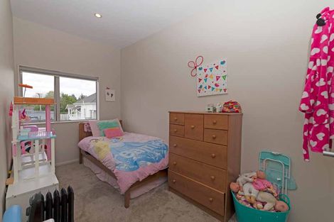 Photo of property in 15/45a Swanson Road, Henderson, Auckland, 0610
