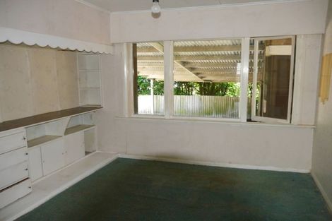 Photo of property in 466 South Road, Omata, New Plymouth, 4374