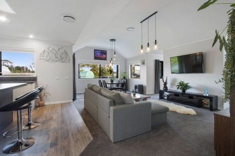 Photo of property in 10 Bransley Grove, Katikati, 3129