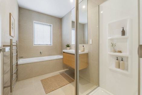 Photo of property in 24 Wintergarden Avenue, Rosehill, 2113
