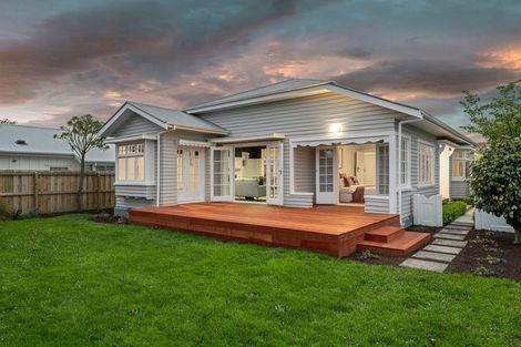 Photo of property in 1/142 Petrie Street, Richmond, Christchurch, 8013