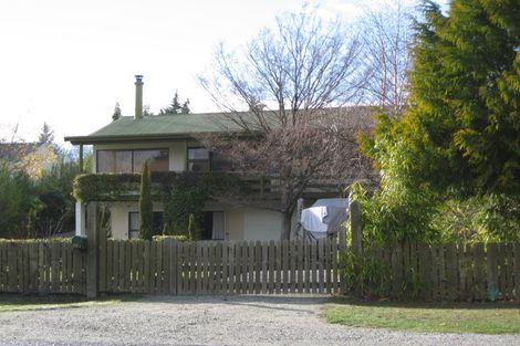 Photo of property in 201 Beacon Point Road, Wanaka, 9305
