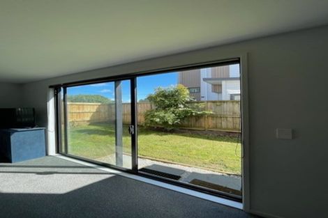 Photo of property in 14a Ropata Avenue, Point England, Auckland, 1072