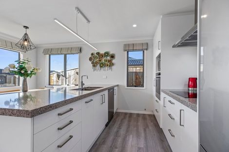 Photo of property in 184 Te Okuroa Drive, Papamoa, 3118