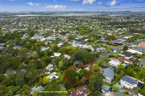 Photo of property in 30 Speedy Crescent, Hillcrest, Auckland, 0627