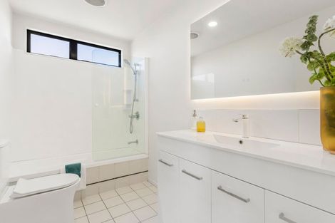 Photo of property in 11 Spalding Rise, Golflands, Auckland, 2013