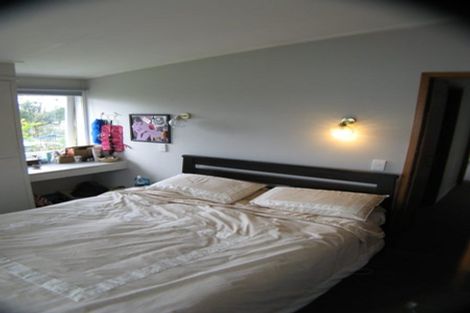 Photo of property in 1/135 Glenfield Road, Hillcrest, Auckland, 0626