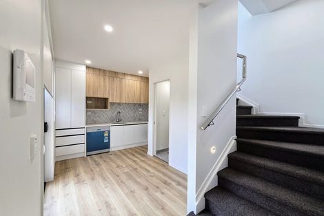 Photo of property in 7c Gulf Crest, Bucklands Beach, Auckland, 2012