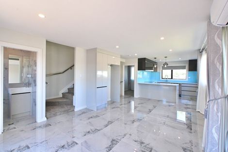 Photo of property in 2a Convair Crescent, Mangere, Auckland, 2022