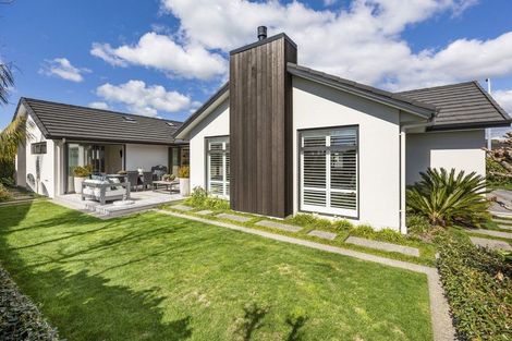 Photo of property in 1 Tupare Place, Highlands Park, New Plymouth, 4312