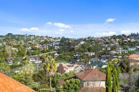 Photo of property in 28 St Clair Place, Browns Bay, Auckland, 0630