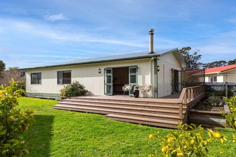 Photo of property in 3 Kowhai Grove, Featherston, 5710