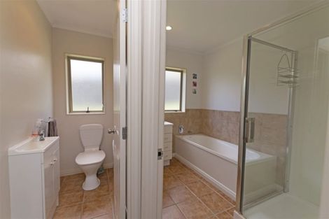 Photo of property in 70 Ruze Vida Drive, Massey, Auckland, 0614