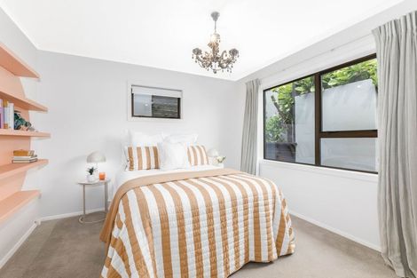 Photo of property in 55 Kahu Road, Paremata, Porirua, 5024