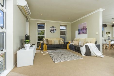 Photo of property in 42 Huntington Park Drive, Greenhithe, Auckland, 0632