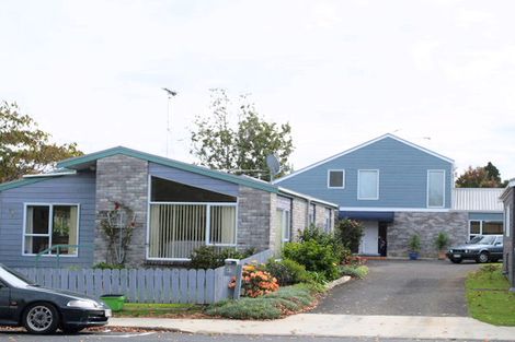 Photo of property in 2/81 Wellington Street, Howick, Auckland, 2014