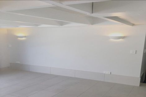 Photo of property in 6 Peach Road, Glenfield, Auckland, 0629