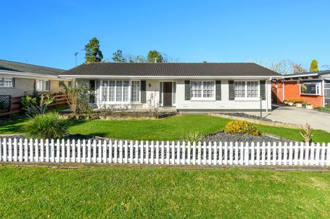 Photo of property in 22 Sunnypark Avenue, Rosehill, Papakura, 2113