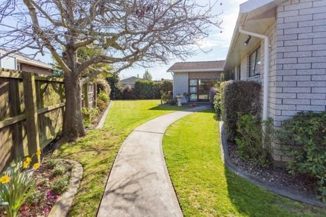 Photo of property in 10 Iona Place, Sockburn, Christchurch, 8042
