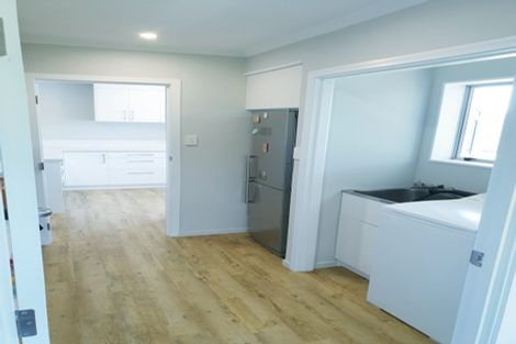 Photo of property in 122 Heta Road, Highlands Park, New Plymouth, 4312