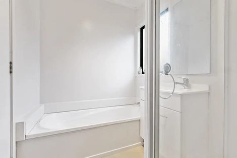 Photo of property in 2/1 Landsdale Place, Massey, Auckland, 0614