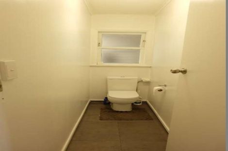 Photo of property in 142 Parkvale Road, Karori, Wellington, 6012