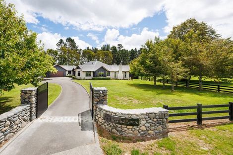 Photo of property in 7 Titirangi Drive, Fitzherbert, Palmerston North, 4471