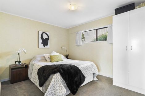 Photo of property in 2/7 Pounamu Place, Shelly Park, Auckland, 2014