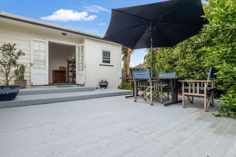 Photo of property in 27 Victoria Avenue, Waiuku, 2123