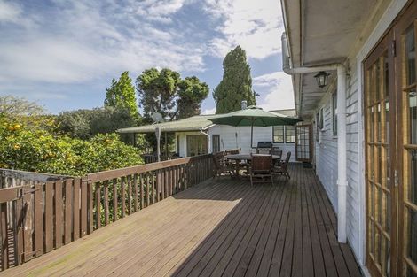 Photo of property in 18 School Road, Riverhead, 0820