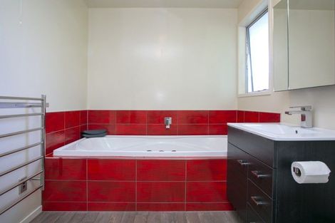 Photo of property in 47 Chesham Avenue, Waipahihi, Taupo, 3330